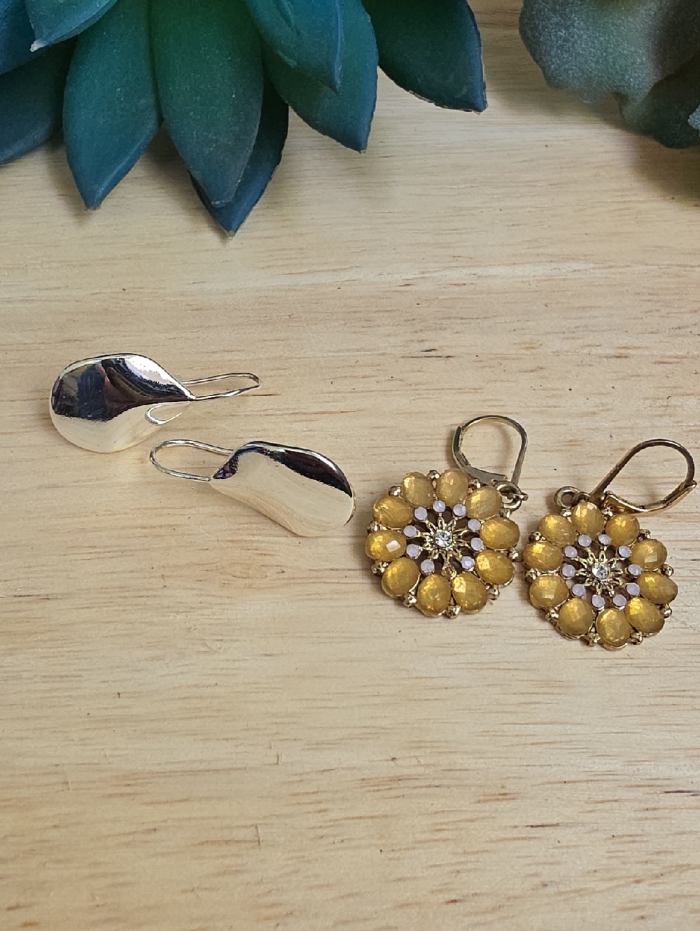 2 Pair Earrings Gold-Tone Yellow Flower Cluster Drop Earrings And Silver Drops